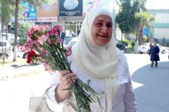 69 Yaşında memleket için kapı kapı dolaşan, geçmişi düşününce gözyaşlarını tutamayan Gülseren annemiz bize güç verdi