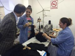 Arnavutköy'de Sinan Tekstil firmasını ziyaret ettik ve emeğiyle ekonomiye yön veren arkadaşlarımızla yeni Türkiye'nin yeni dönemini konuştuk. Teşekkürler Arnavutköy