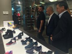 Esenyurt Ak Parti ilçe başkanı Şenay DEĞER ile Urgan Ayakkabıcılık firmasının sahibi Bülent URGAN'ı ziyarete gittik..